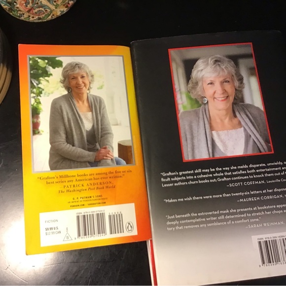 2 Sue Grafton books W and X - Picture 3 of 3